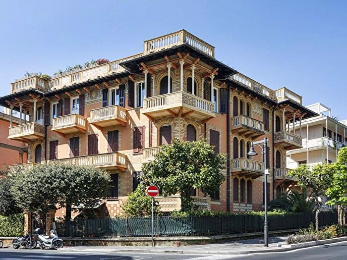 Appartamento trilocale in affitto in Via Luigi Gimelli, Centro, Santa Margherita Ligure
