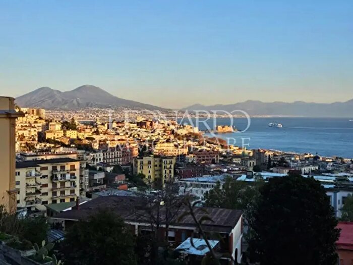 Appartamento con 6 locali in vendita in Via Kagoshima, Napoli