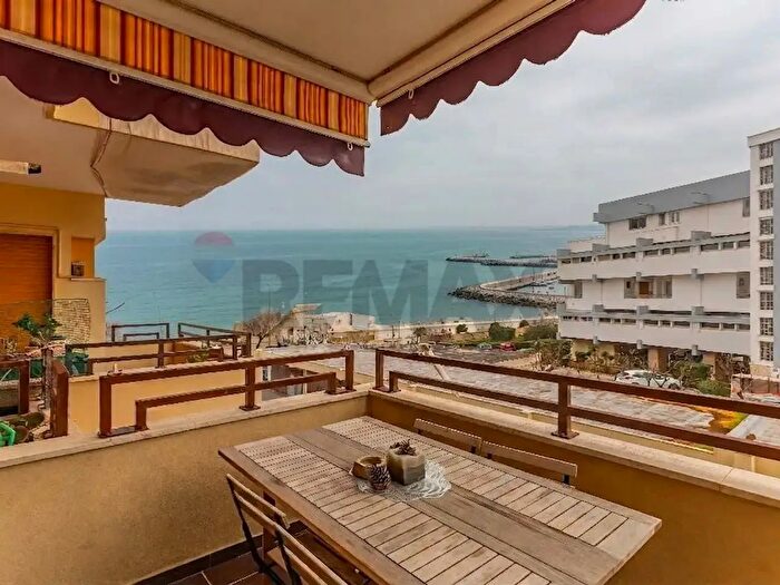 Appartamento con 5 locali in vendita in Lungomare Ugo Lorusso B, Bari