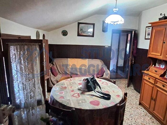 Appartamento trilocale in vendita in Via Armando Cane, Centro, Badalucco