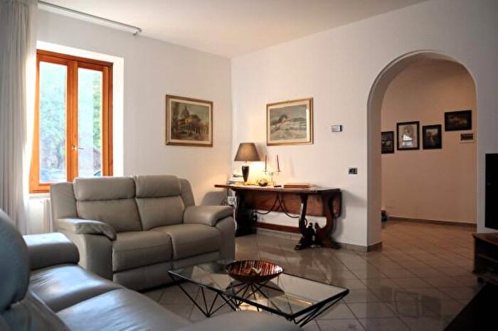 Casa con 6 locali in vendita in Via Domenico Bartoloni, Empoli