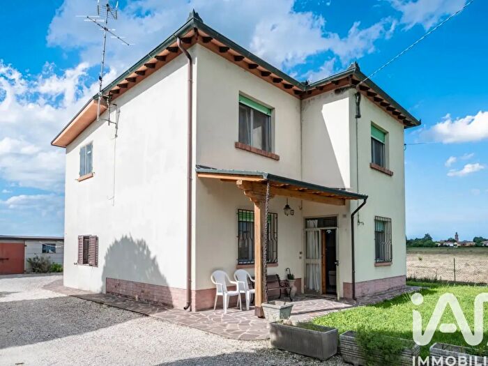 Casa con 5 locali in vendita in Via Bova, Ferrara