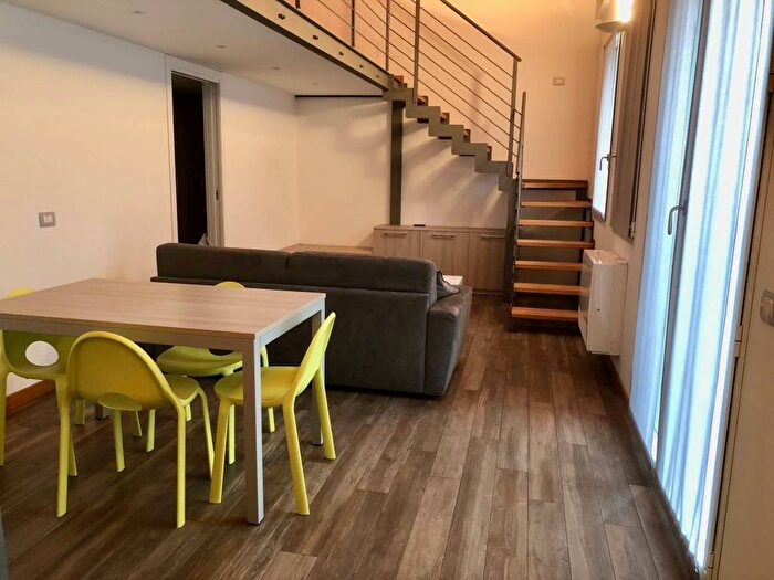 Appartamento bilocale in affitto in Viale Isonzo, Porta Romana Medaglie dOro, Milano