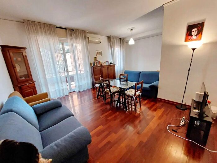 Appartamento con 6 locali in vendita in Modena