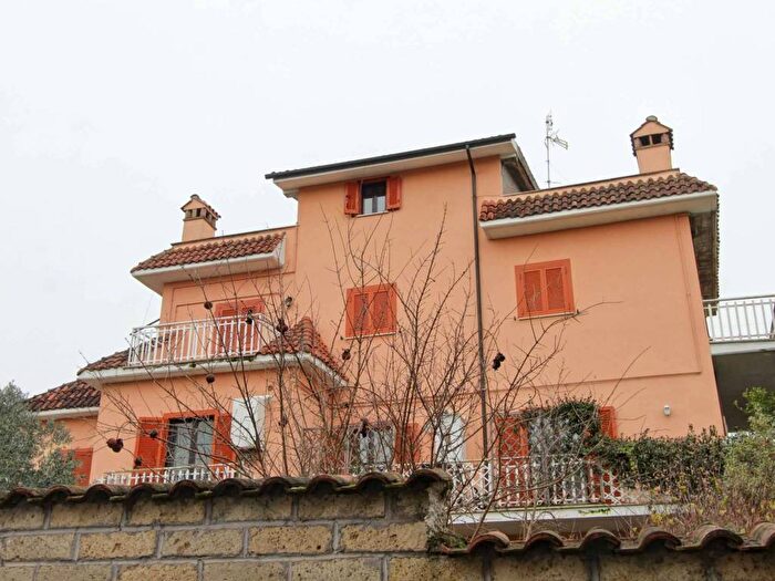 Appartamento trilocale in affitto in via levate, Valle Muricana, Roma