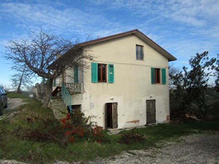 Casa con 6 locali in vendita in Contrada Valle, Poggio San Marcello