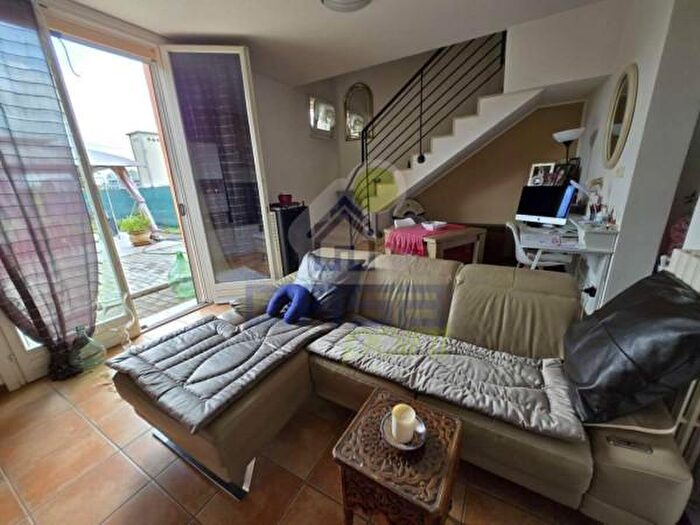 Appartamento con 6 locali in vendita in Via Fienil Nuovo C, Luzzara