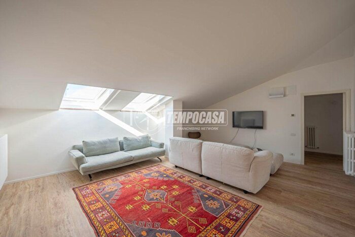 Appartamento con 5 locali in vendita in Via Nicola Danzetta, Perugia