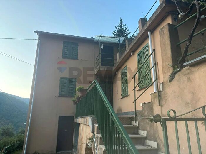 Casa con 6 locali in vendita in Bargagli