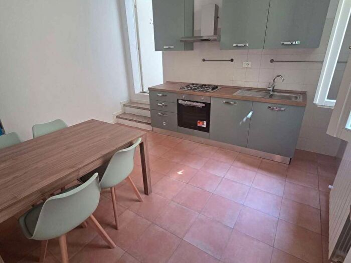 Appartamento quadrilocale in affitto in Via de' Castagnoli, Centro Storico, Bologna