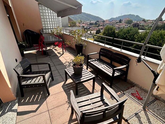 Appartamento bilocale in affitto in Via Montorfano, Lipomo