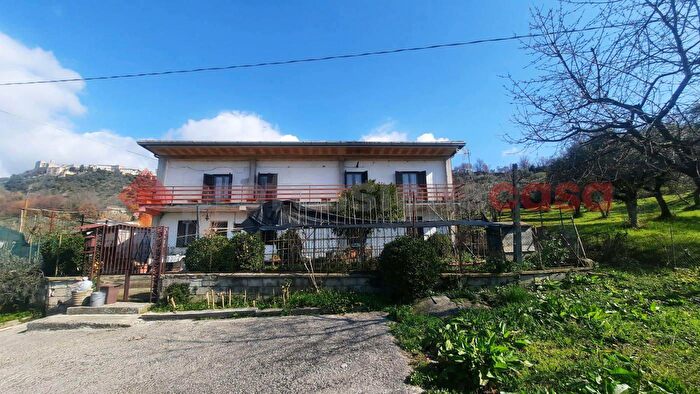 Casa con 8 locali in vendita in Contrada Pastena Snc, Veroli