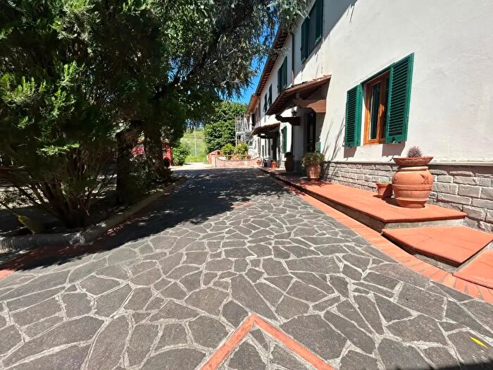 Casa con 6 locali in vendita in Llo, Empoli