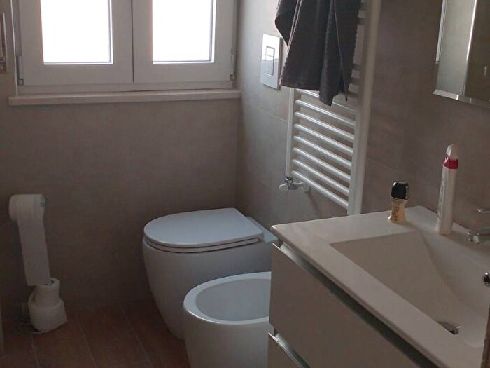 Appartamento trilocale in affitto in Via Ferdinando Magellano, Porto Turistico, Pescara