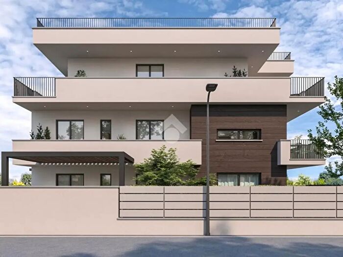 Appartamento trilocale in vendita in Desenzano Del Garda