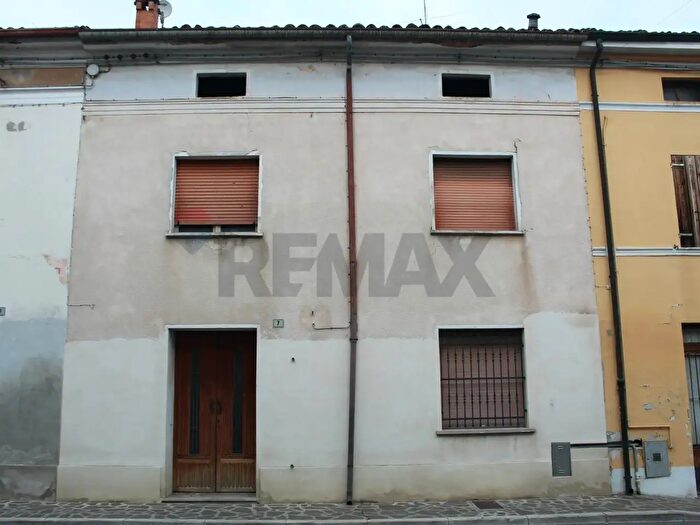 Casa trilocale in vendita in Commessaggio