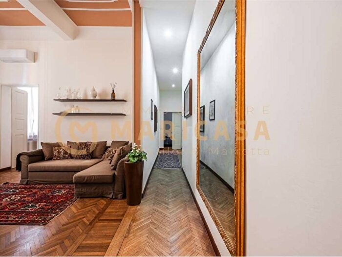 Appartamento quadrilocale in affitto in Via Ganaceto, Centro Storico, Modena