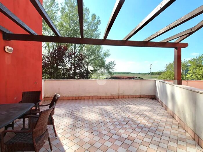 Appartamento trilocale in vendita in Viale delle Tortore, Caorle