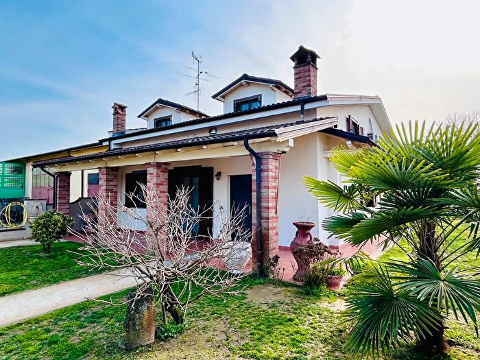 Casa quadrilocale in vendita in Belvaschi, Zinasco
