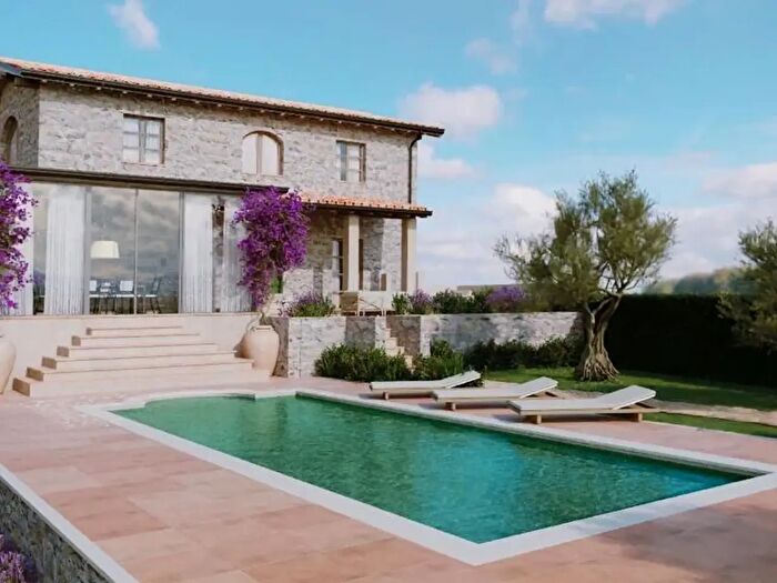 Casa con 7 locali in vendita in Massarosa