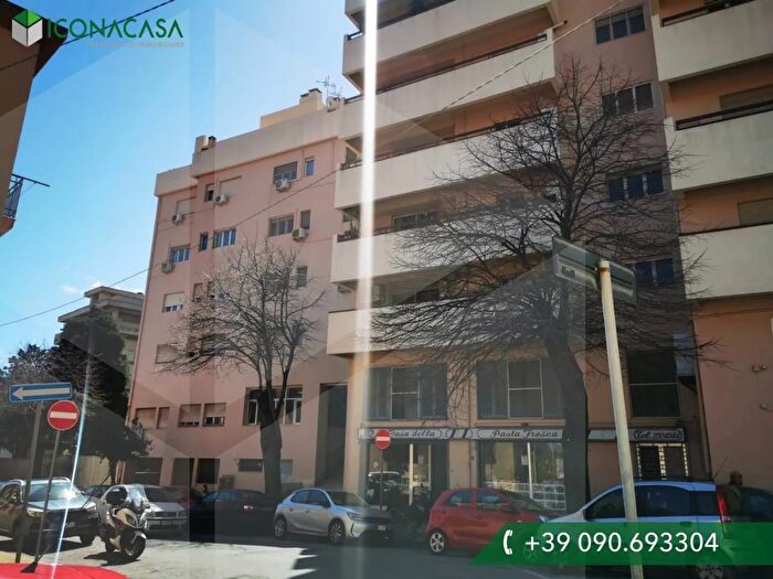 Appartamento trilocale in vendita in Via Emilia, Messina