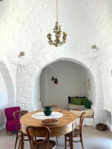 Casa con 8 locali in vendita in Ostuni