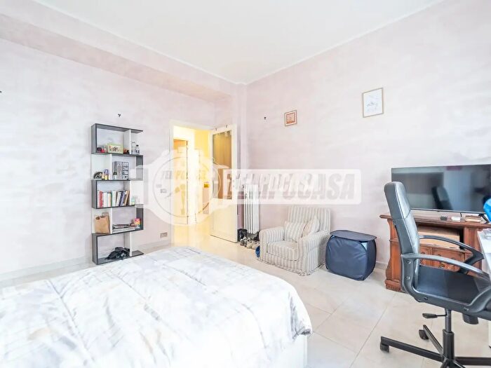 Appartamento trilocale in vendita in Roma