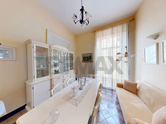 Appartamento con 7 locali in vendita in Via Gian Battista Castaldo, Nocera Inferiore