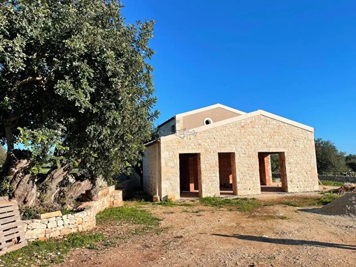 Casa quadrilocale in vendita in Contrada alì, Scicli