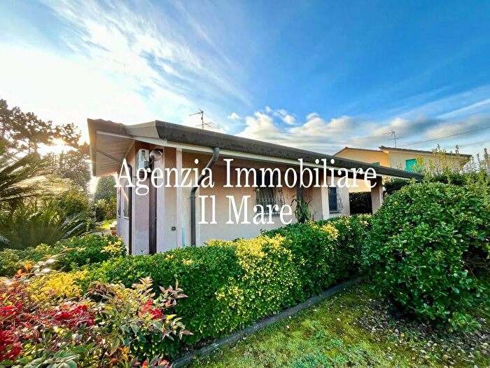 Casa con 6 locali in affitto in Via Benedetto Brin No Number, Pietrasanta