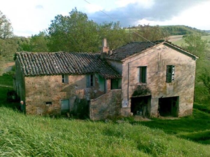 Casa con 6 locali in vendita in Località Colle Aprico, Arcevia