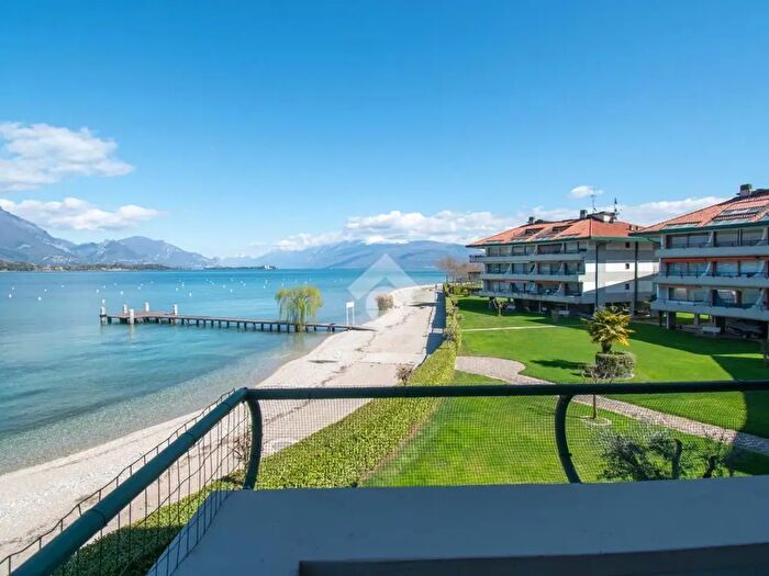 Appartamento trilocale in vendita in Via Repubblica, Manerba Del Garda