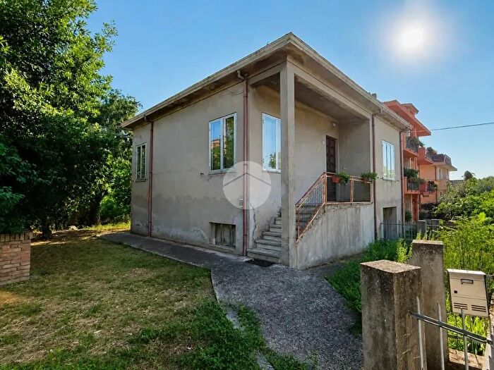 Casa quadrilocale in vendita in Via Ospedale, Saludecio