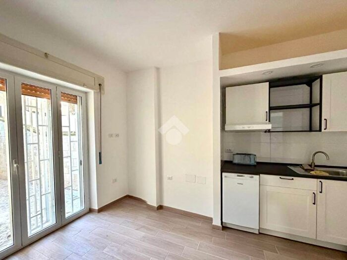 Appartamento monolocale in affitto in Viale Colli Aminei, Colli Aminei Capodimonte, Napoli