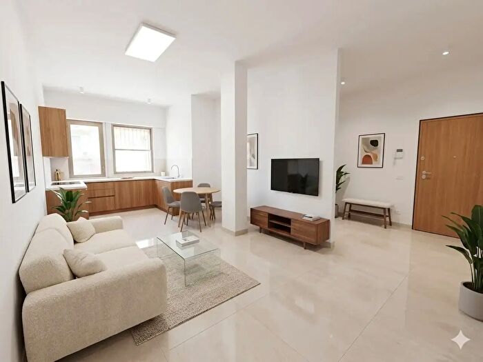 Appartamento trilocale in vendita in Viareggio