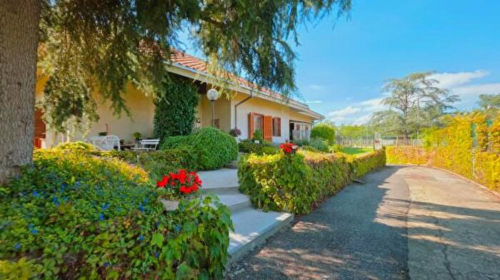 Casa con 6 locali in vendita in Frazione Revignano, Asti