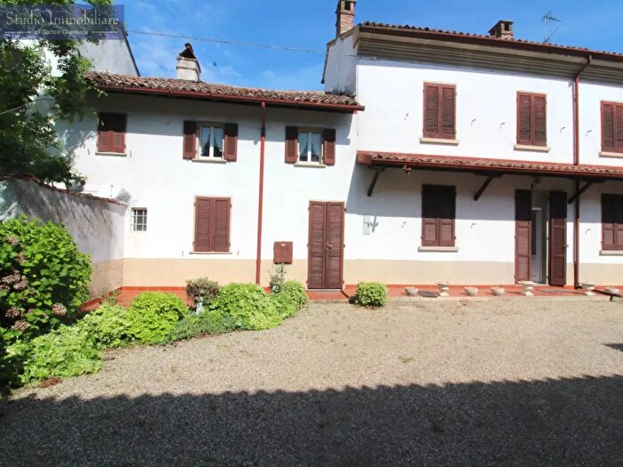 Casa quadrilocale in vendita in Via del Canale, Bastida Pancarana