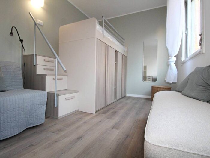 Appartamento con 6 locali in affitto in Via Beltrame Cristiani, Bignami Ponale, Milano
