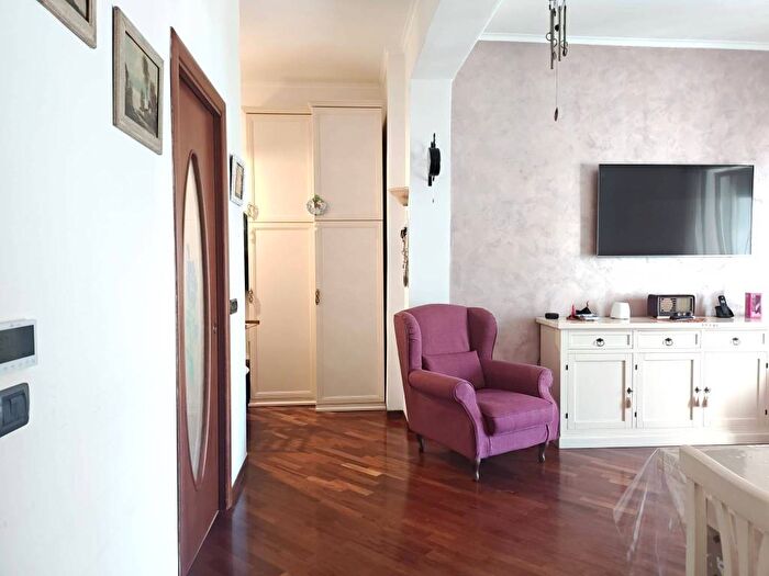 Appartamento trilocale in vendita in Via Luigi la Vista, Arenaccia, Napoli
