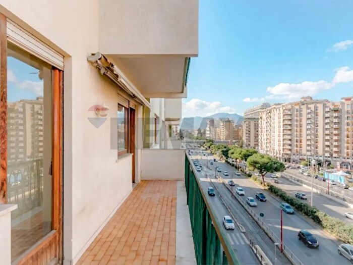 Appartamento quadrilocale in vendita in Viale Regione Siciliana Nord Ovest, Palermo