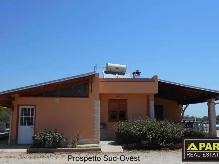 Casa con 8 locali in vendita in Modica