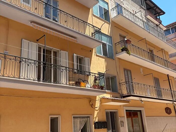 Appartamento bilocale in vendita in Via Loreto, Cagnano Varano