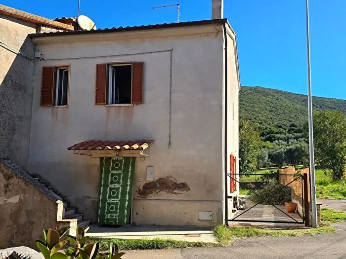 Casa con 5 locali in vendita in Località Cocciano, Guardea