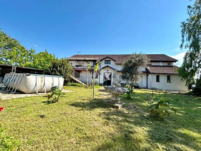 Casa con 6 locali in vendita in Via Pradazzo, Castelleone