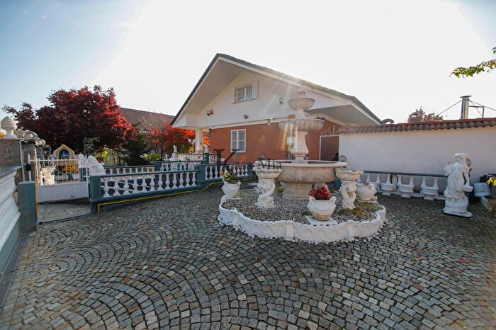 Casa quadrilocale in vendita in Via Roma, San Giusto Canavese