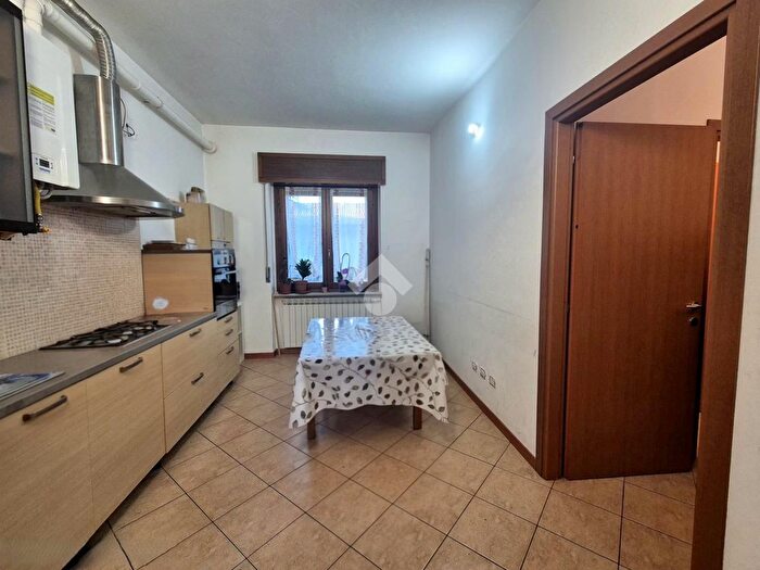 Appartamento bilocale in vendita in Via Nazario Sauro, Cornate DAdda