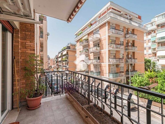 Appartamento trilocale in affitto in Via Festo Avieno, Balduina, Roma