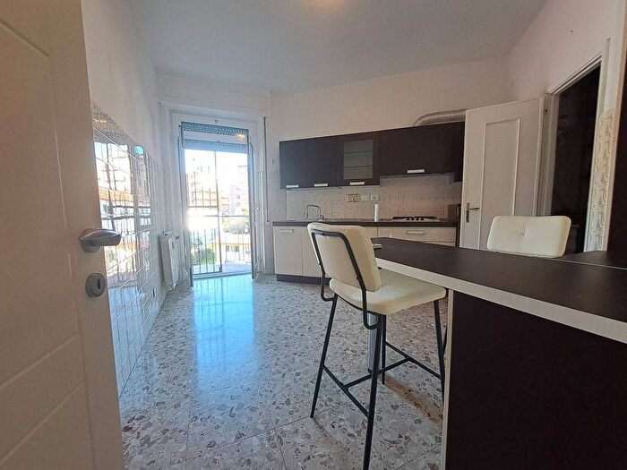 Appartamento trilocale in affitto in Via Milano, San Terenzo, Lerici