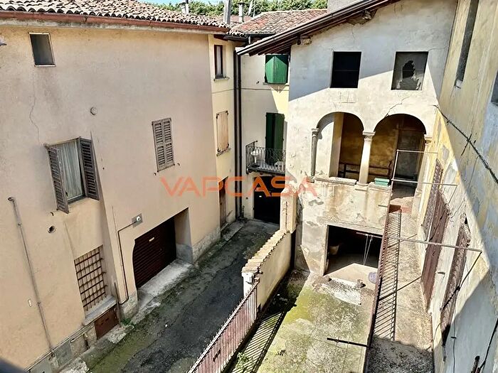 Casa con 8 locali in vendita in Via Tadini, Romano Di Lombardia