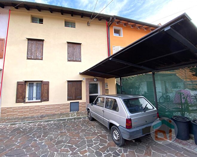 Casa quadrilocale in vendita in Via Attems, Gorizia